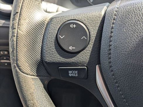 Used 2016 Toyota RAV4 LE image 4