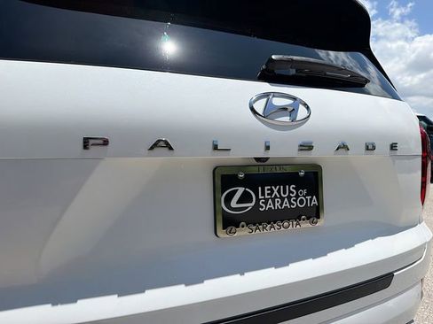 Used 2021 Hyundai Palisade Limited FWD image 11