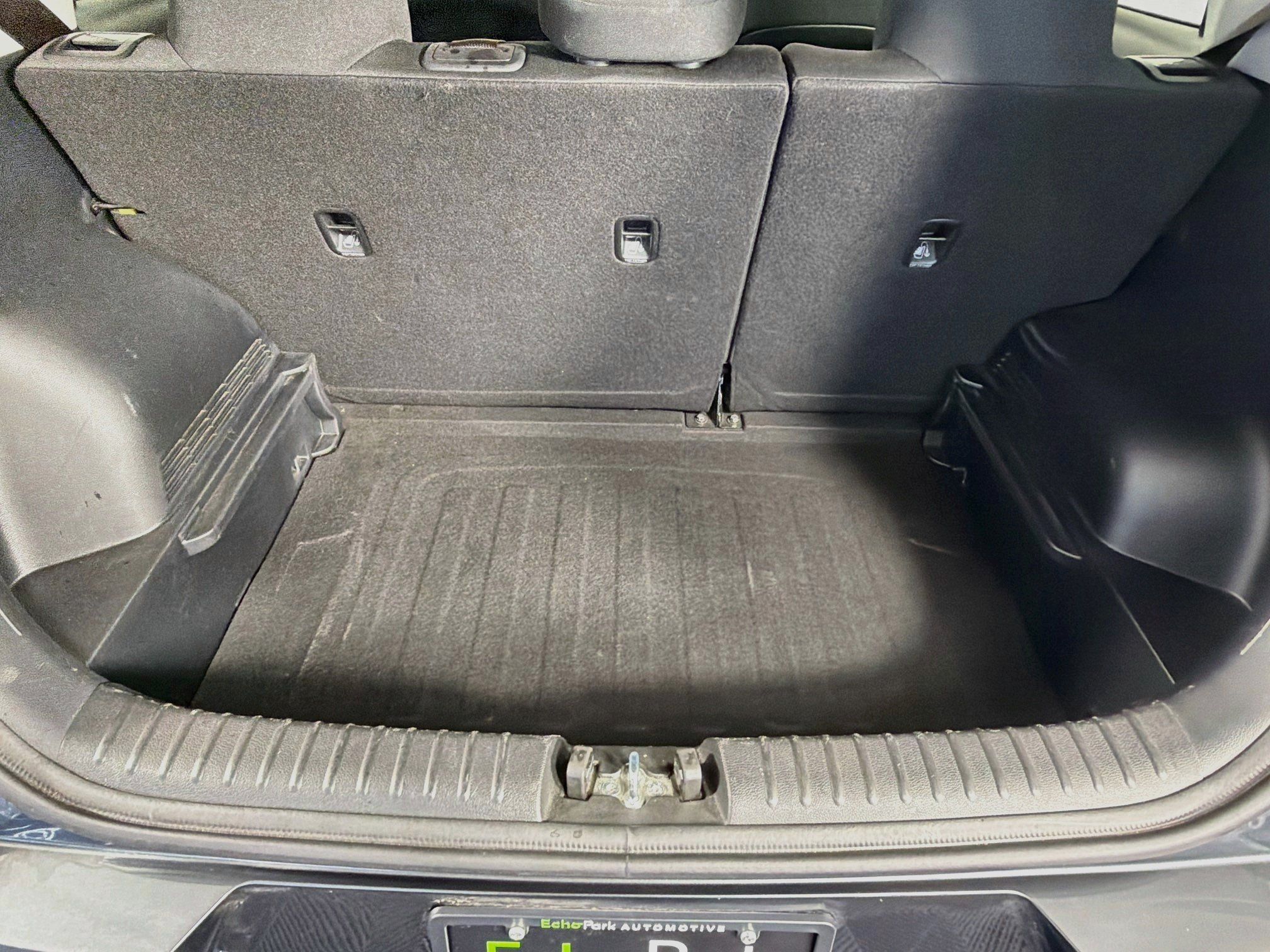 Used 2025 Kia Soul LX w/ LX Technology Package FWD image 29