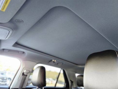 Used 2022 Ford Explorer XLT w/ Equipment Group 202A image 21