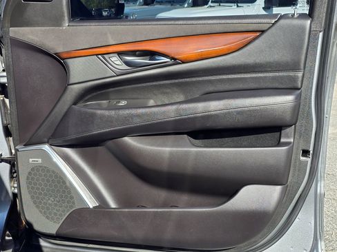 Used 2020 Cadillac Escalade Premium Luxury AWD/4WD image 49