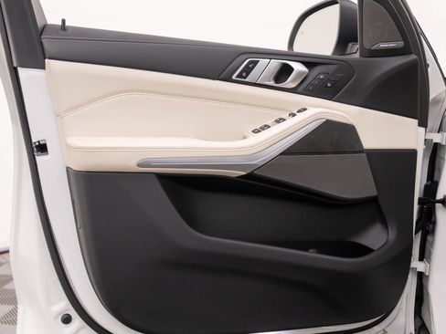 Certified 2024 BMW X5 xDrive40i w/ Premium Package image 13