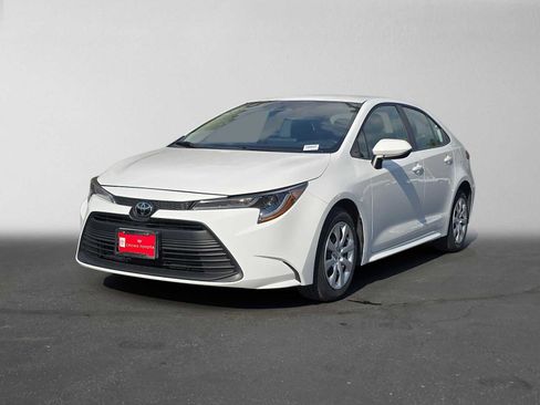 Certified 2025 Toyota Corolla LE FWD image 7