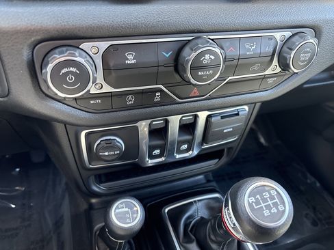 Certified 2025 Jeep Wrangler Sport image 24