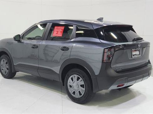 Certified 2025 Nissan Kicks S image 4