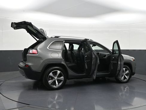 Used 2021 Jeep Cherokee Limited AWD/4WD image 39