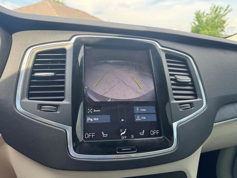 Used 2020 Volvo XC90 T6 Momentum w/ Protection Package Premier AWD/4WD image 18