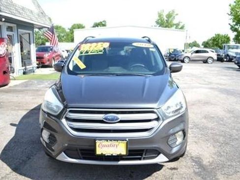 Used 2018 Ford Escape SE w/ SE Sync 3 Package FWD image 3