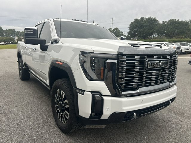 Used 2024 GMC Sierra 2500 Denali Ultimate AWD/4WD image 2