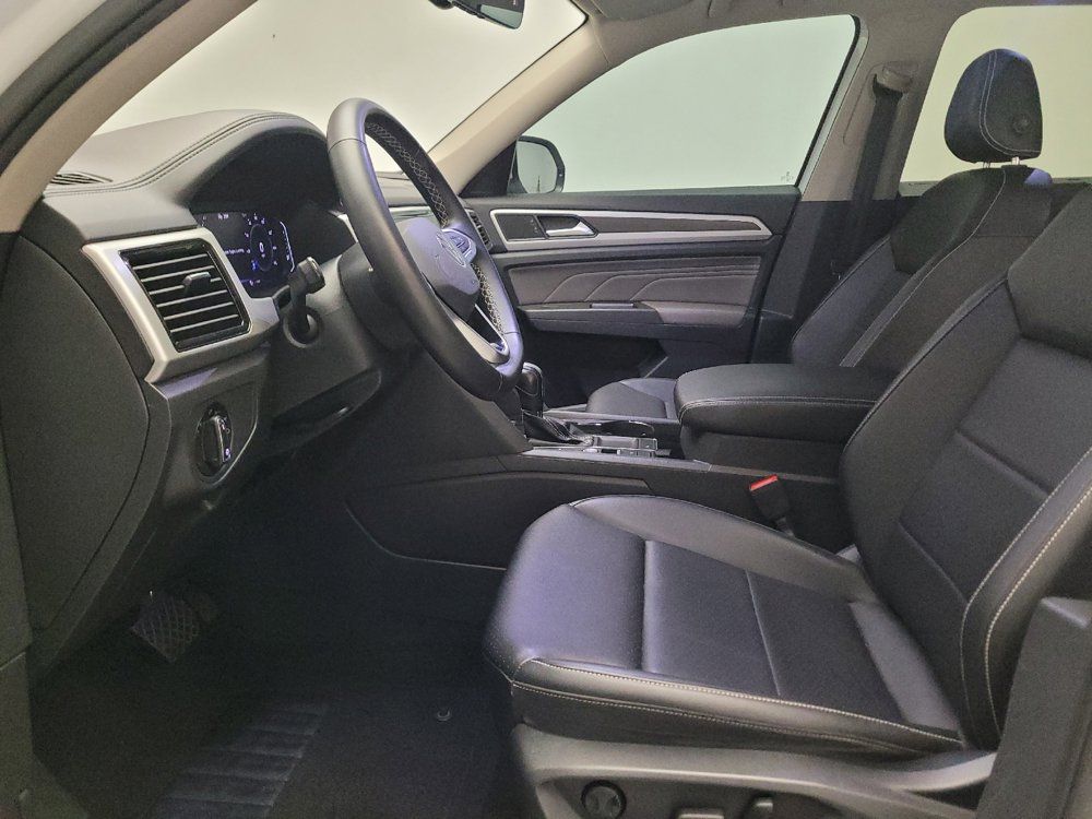 Used 2023 Volkswagen Atlas SE w/ Panoramic Sunroof Package FWD image 17