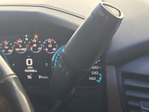 Used 2019 Chevrolet Suburban Premier image 23