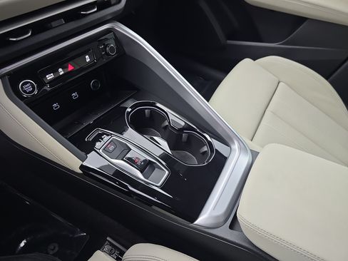 Used 2025 Audi Q5 Prestige AWD/4WD image 25