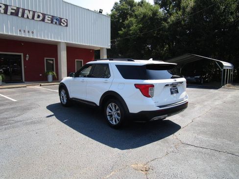 Used 2020 Ford Explorer XLT w/ Equipment Group 202A RWD image 4