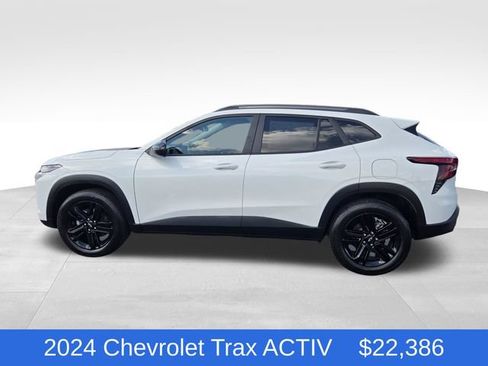Certified 2024 Chevrolet Trax ACTIV w/ Sunroof Package FWD image 2