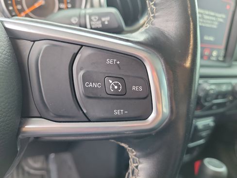 Used 2022 Jeep Gladiator Overland w/ Cold Weather Group image 25