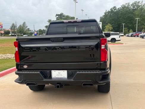 Used 2024 Chevrolet Silverado 1500 High Country w/ Midnight Edition AWD/4WD image 4