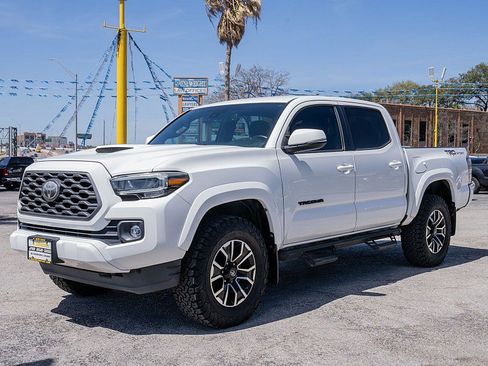 Used 2020 Toyota Tacoma TRD Sport w/ Technology Package image 9