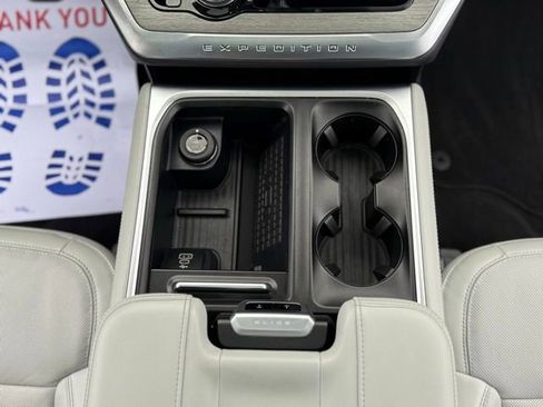 Certified 2025 Ford Expedition Max Platinum image 33