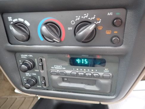 Used 1998 Chevrolet Cavalier Sedan w/ Preferred Equipment Group 1 image 34