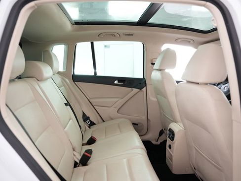 Used 2015 Volkswagen Tiguan SEL image 37