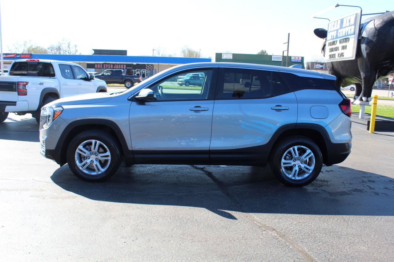 Used 2023 GMC Terrain SLE AWD/4WD image 8