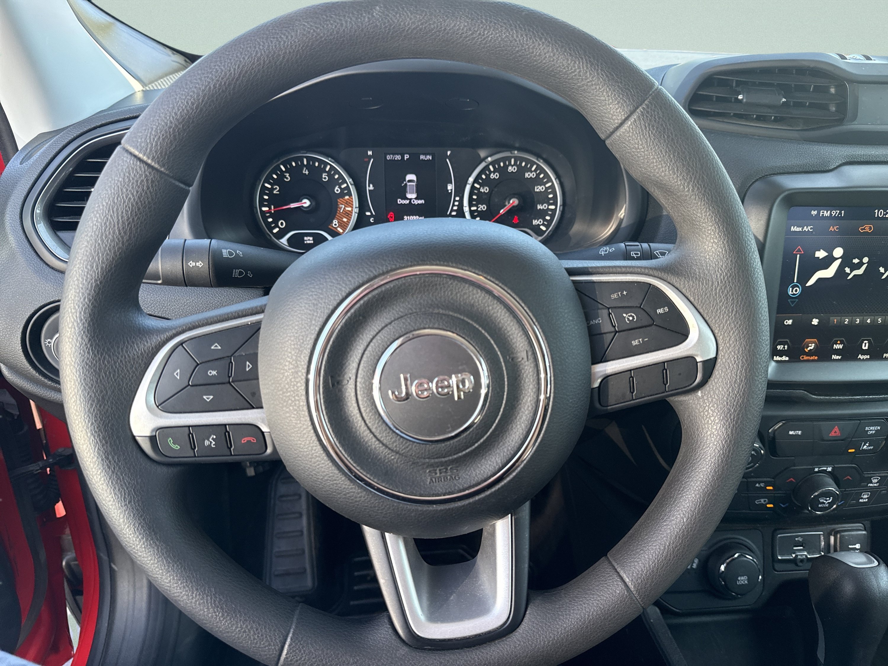 Used 2023 Jeep Renegade Latitude AWD/4WD image 16