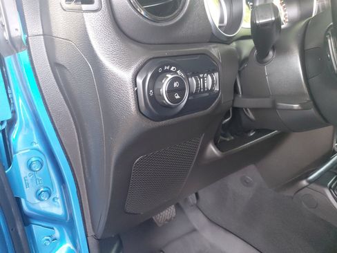 Used 2022 Jeep Gladiator Overland AWD/4WD image 20