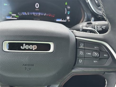 Used 2023 Jeep Grand Cherokee 4WD 4xe image 26