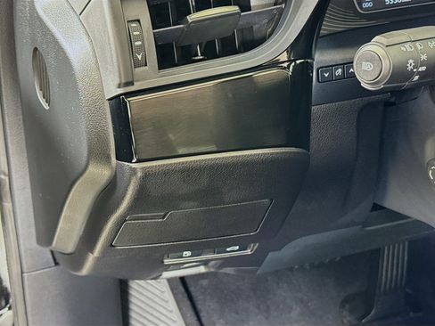 Used 2025 Lexus ES 350 w/ Premium Package image 10