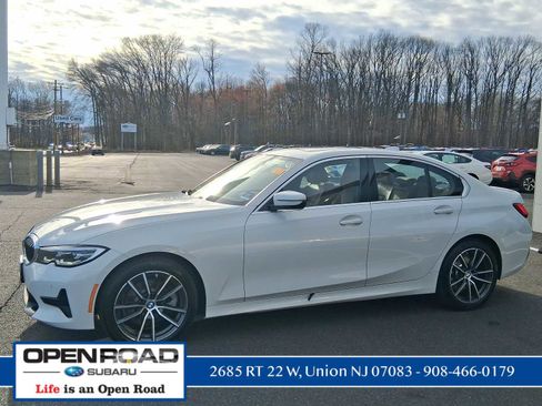 Used 2020 BMW 330i xDrive Sedan w/ Premium Package image 4