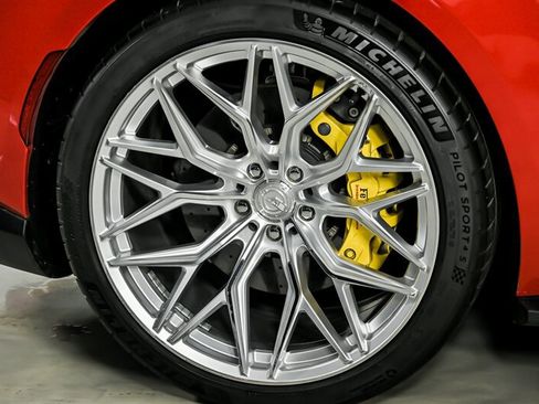 Used 2019 Ferrari 812 Superfast RWD image 11