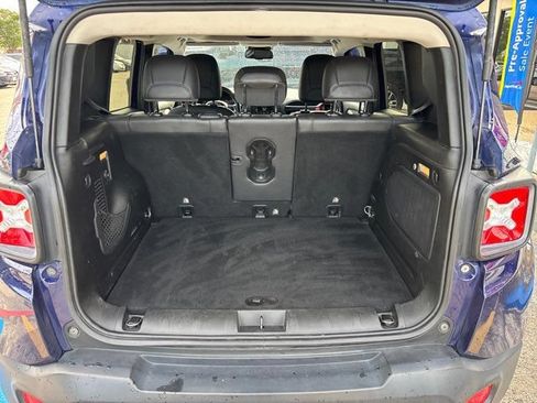 Used 2017 Jeep Renegade Trailhawk w/ Premium Trailhawk Package AWD/4WD image 11