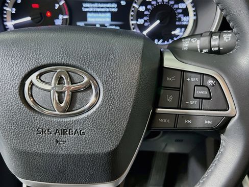 Used 2026 Toyota Highlander XLE AWD/4WD image 20