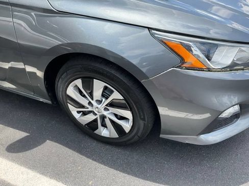 Used 2019 Nissan Altima 2.5 S FWD image 2