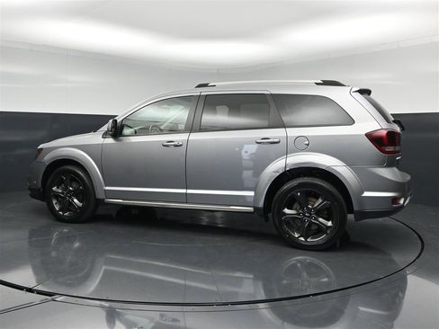 Used 2020 Dodge Journey Crossroad FWD image 8