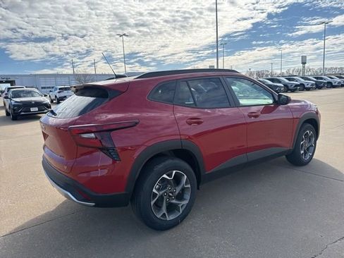 New 2026 Chevrolet Trax LT w/ Driver Confidence Package FWD image 3