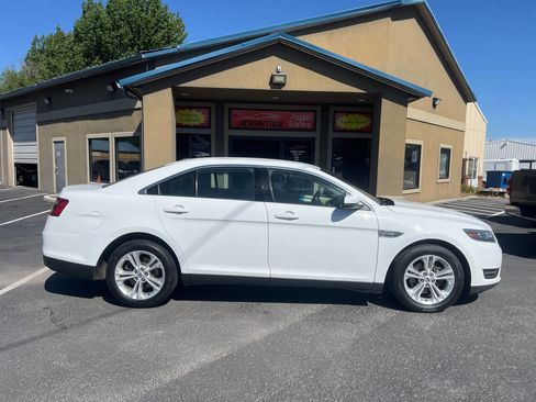Used 2017 Ford Taurus SEL image 1