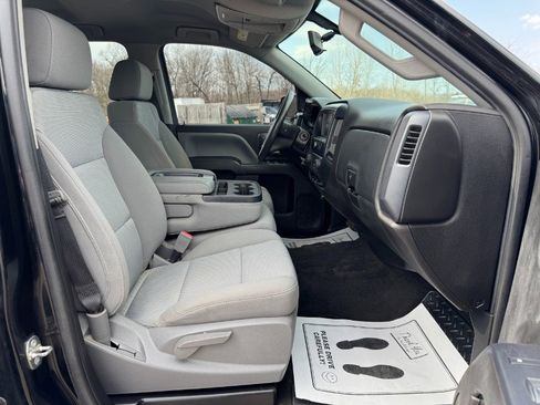 Used 2018 Chevrolet Silverado 1500 Custom image 18