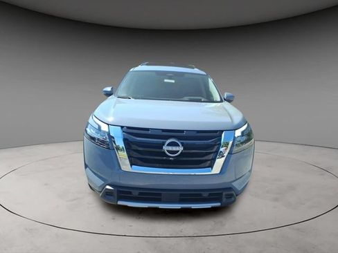 Certified 2025 Nissan Pathfinder Platinum w/ Cargo Package AWD/4WD image 3