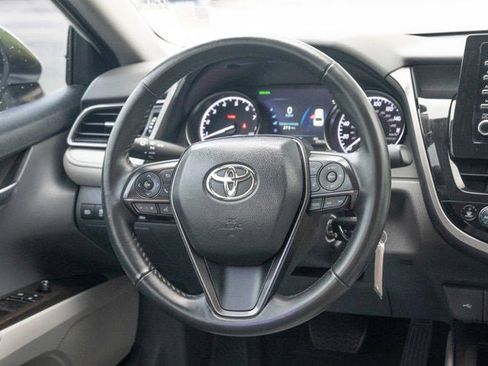Used 2023 Toyota Camry SE image 30