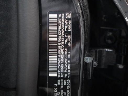 New 2025 Alfa Romeo Stelvio Sprint image 38