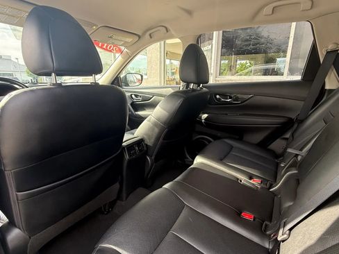 Used 2017 Nissan Rogue SL FWD image 11