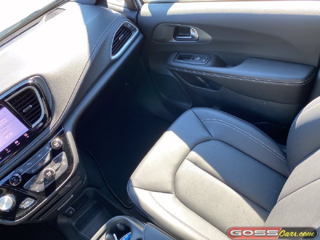 New 2027 Chrysler Pacifica Select AWD/4WD image 15