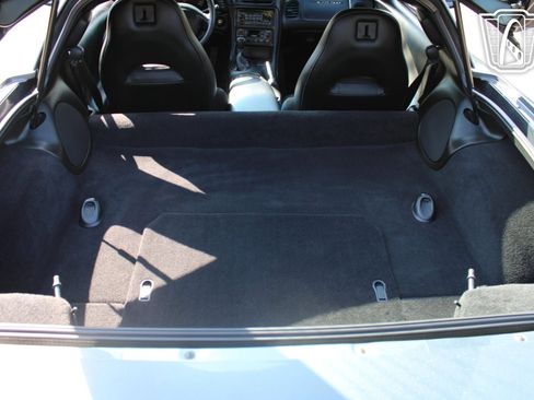 Used 2004 Chevrolet Corvette Coupe w/ Preferred Equipment Group RWD image 21