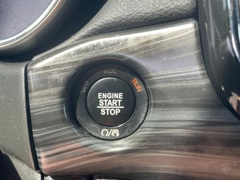 Used 2022 Jeep Grand Cherokee Laredo X AWD/4WD image 8