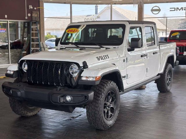 Used 2023 Jeep Gladiator Sport AWD/4WD image 19