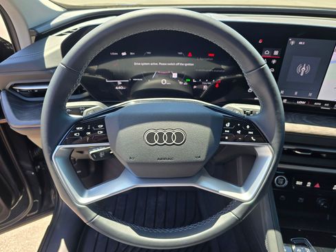 Used 2025 Audi Q5 Premium Plus w/ Premium Plus AWD/4WD image 17