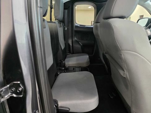 Used 2020 Toyota Tacoma SR5 AWD/4WD image 23