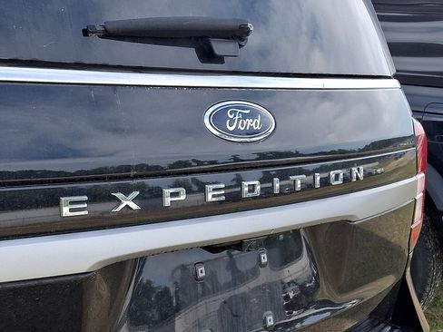 Used 2024 Ford Expedition XLT AWD/4WD image 4