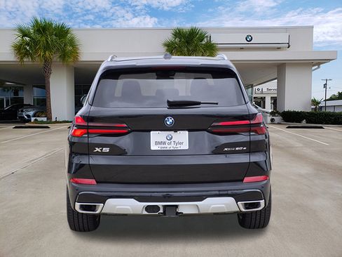 New 2026 BMW X5 xDrive50e w/ Executive Package image 5